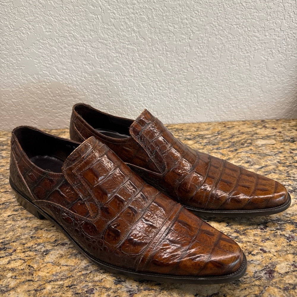 Donald J. Pliner Rich Brown Embossed Slip-Ons size 10